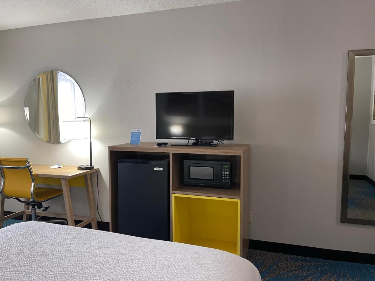Days Inn By Wyndham Colby Exterior foto