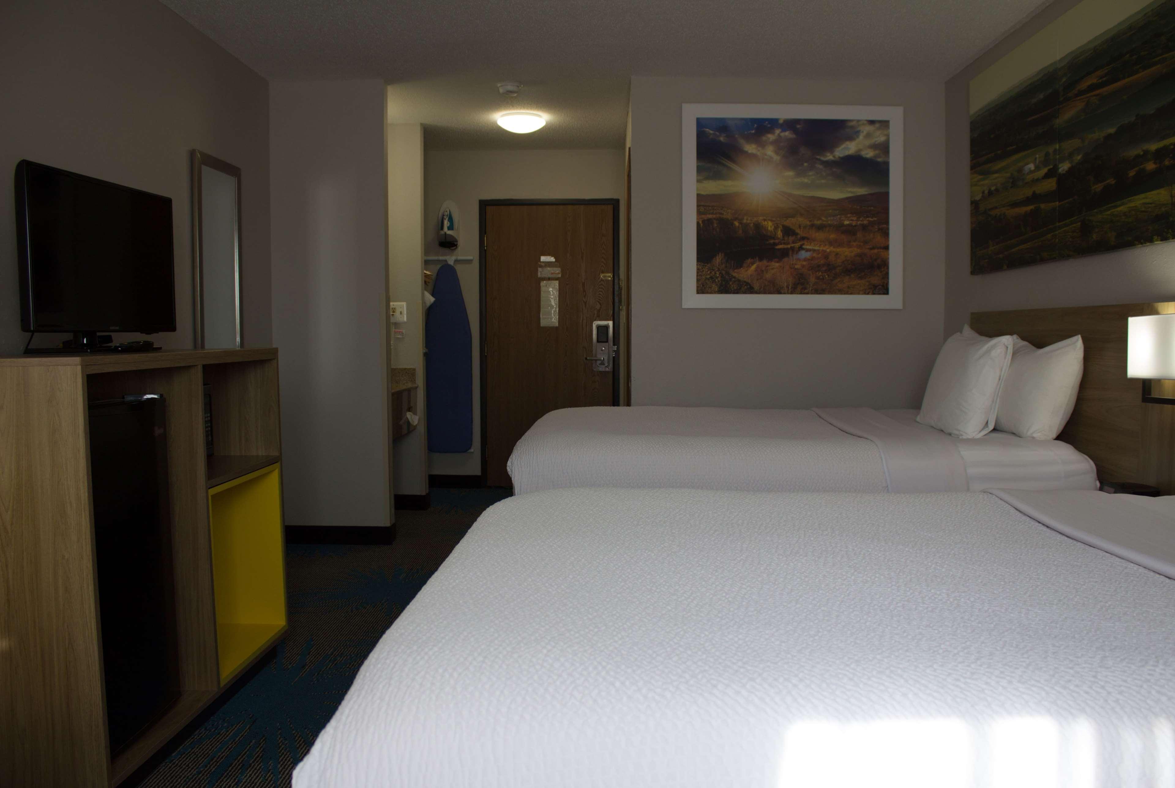 Days Inn By Wyndham Colby Exterior foto